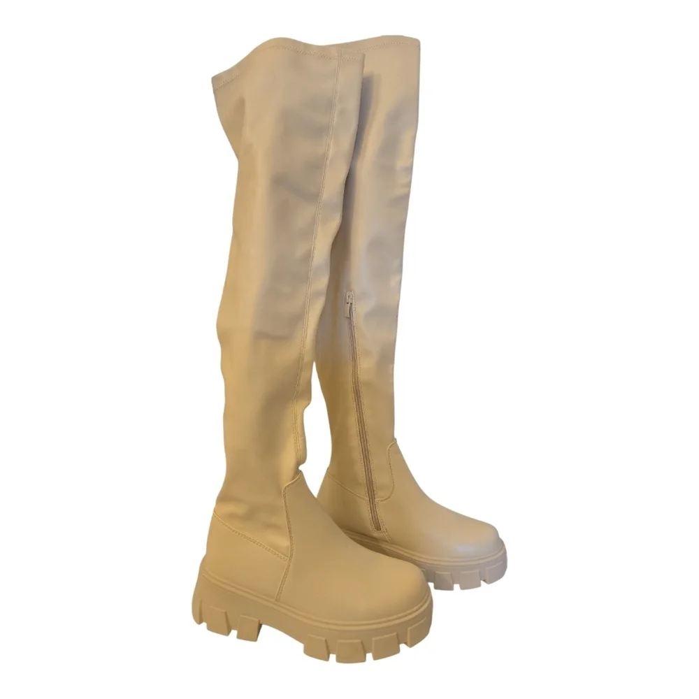 Wild DIVA GINA Knee Length Lug Sole Round Toe Boots Color:Cream Size 5.5